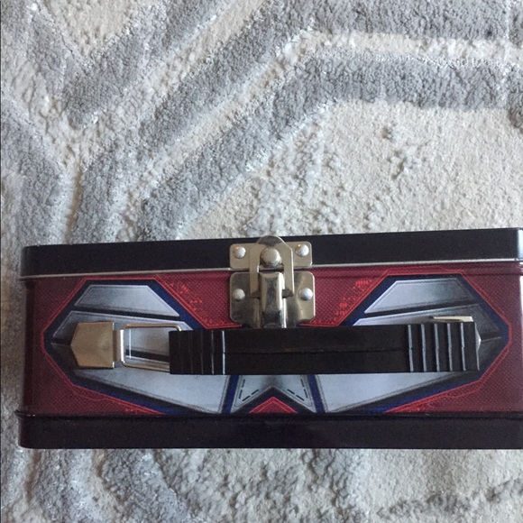 Captain America tin lunch box - Picture 3 of 7